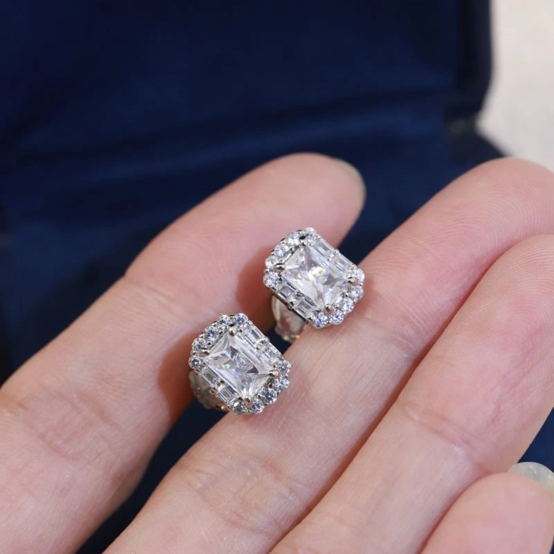 SmoothTexture Harry Winston Earrings 209256