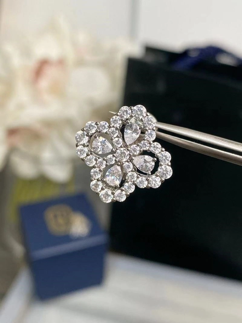 Practical Harry Winston Earrings 209243