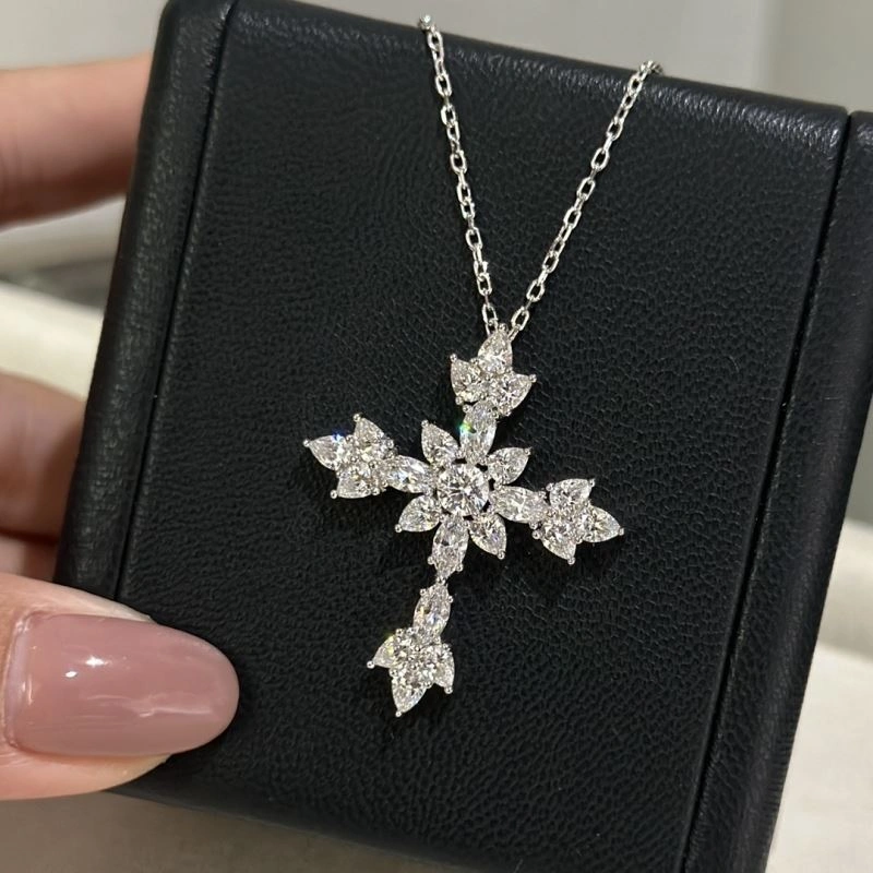 Harry Winston Necklaces Cozy 212942