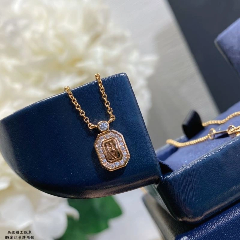 Sophisticated Harry Winston Necklaces 211964