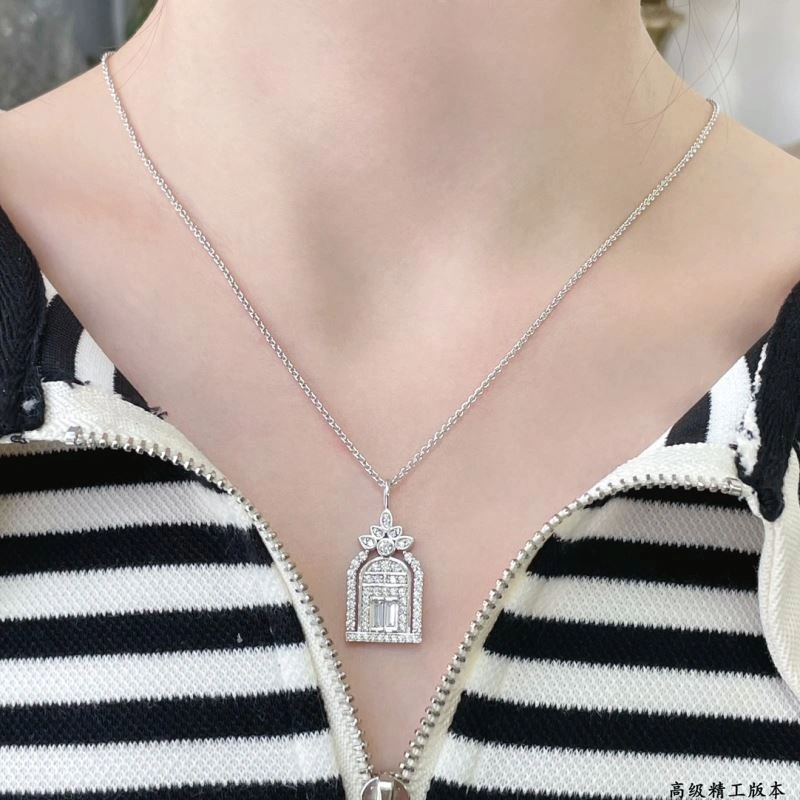WaterResistant Harry Winston Necklaces 211976