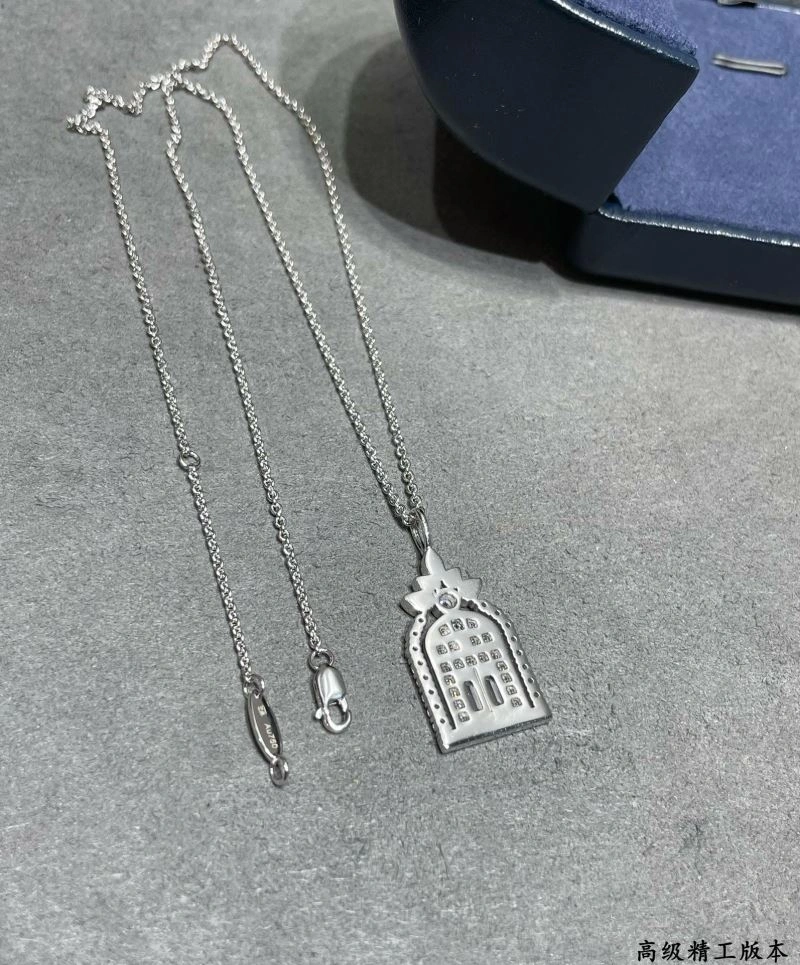 WaterResistant Harry Winston Necklaces 211976