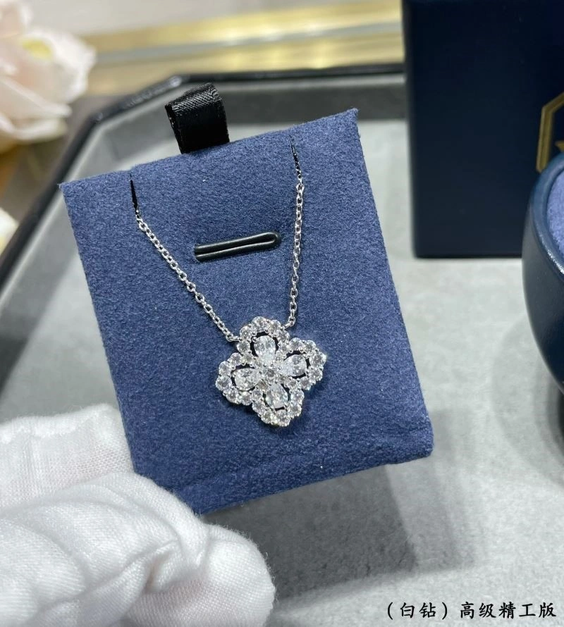 Harry Winston Necklaces Versatile 210617