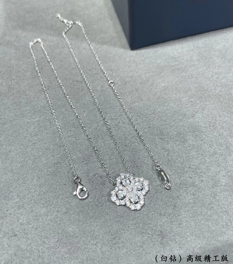 Harry Winston Necklaces Versatile 210617