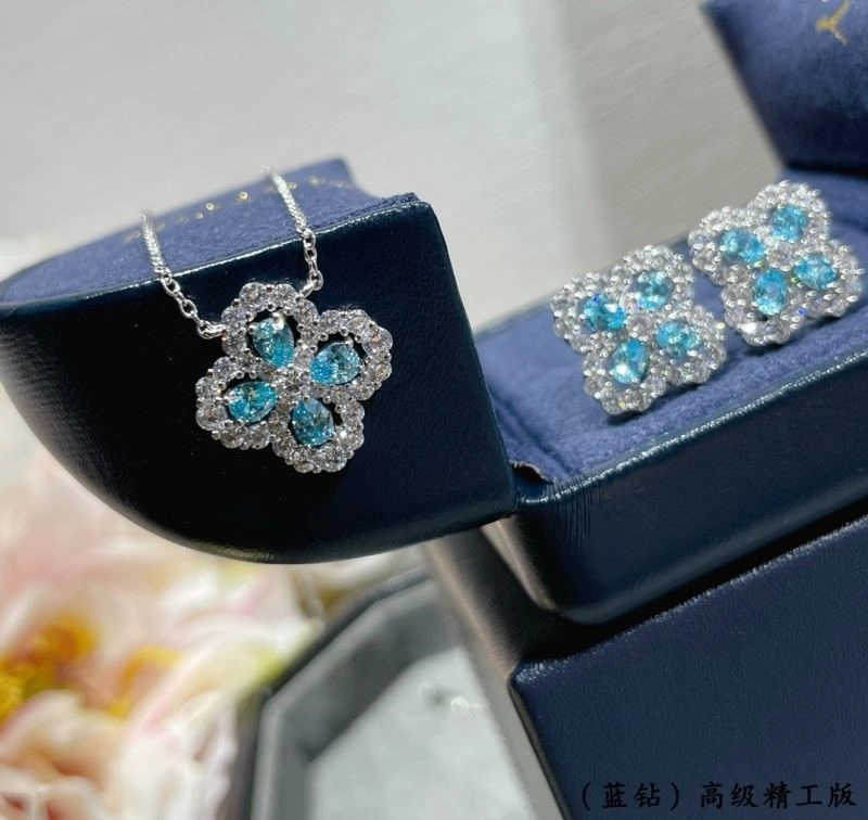 SmoothTexture Harry Winston Necklaces 210618