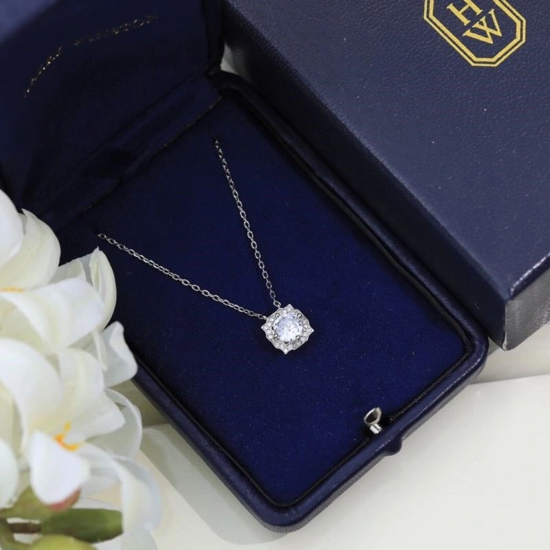 Harry Winston Necklaces MultiPurpose 210620