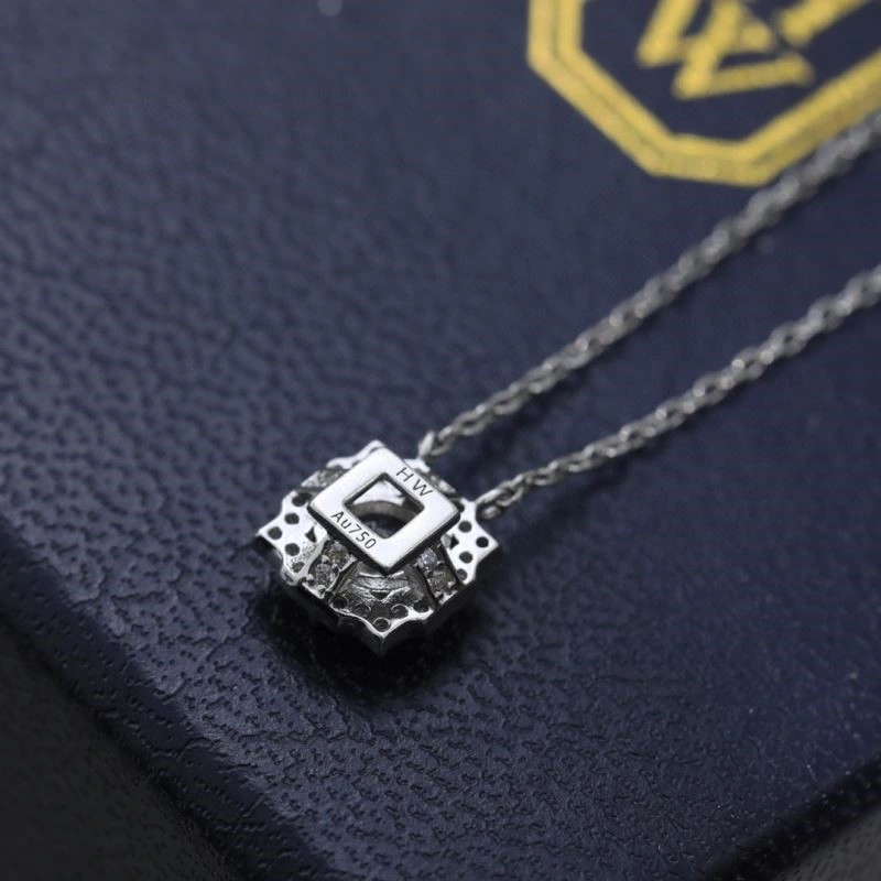 Harry Winston Necklaces MultiPurpose 210620