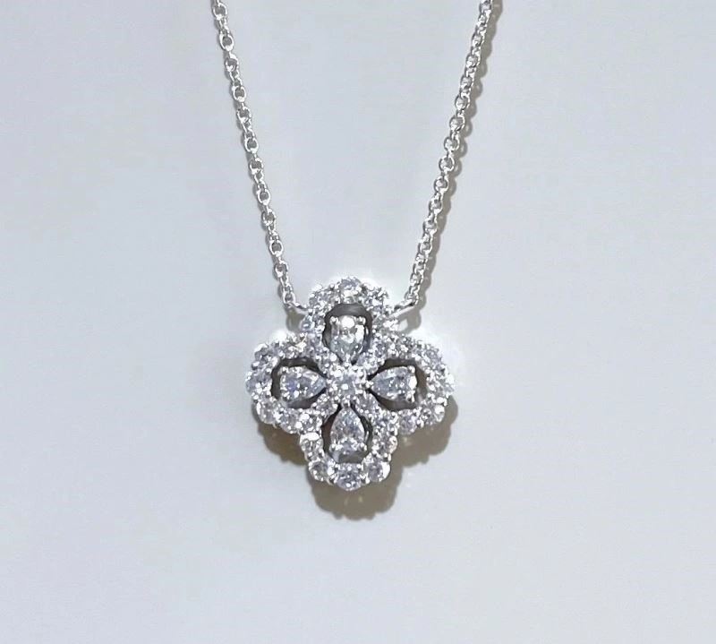 Harry Winston Necklaces Snug 209766