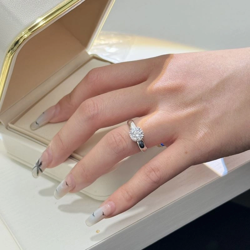 Sleek Harry Winston Rings 213917