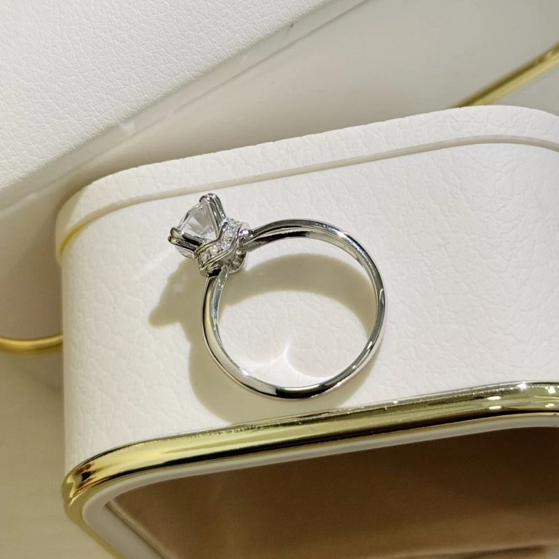 Sleek Harry Winston Rings 213917