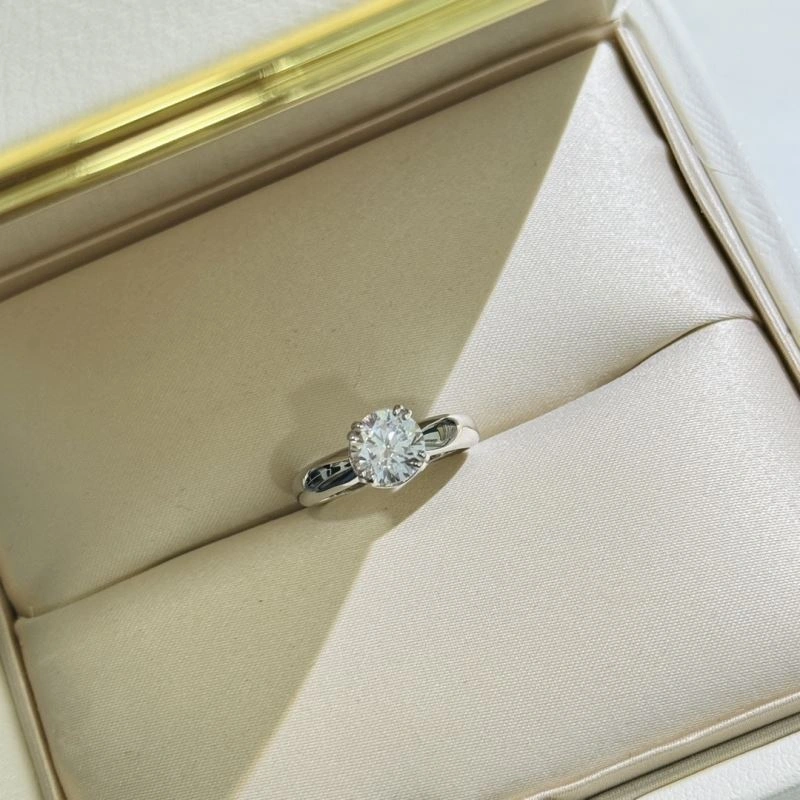 Sleek Harry Winston Rings 213917