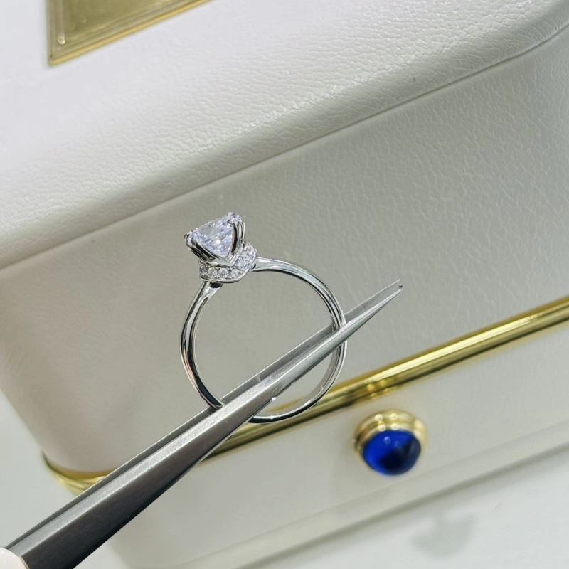 Sleek Harry Winston Rings 213917
