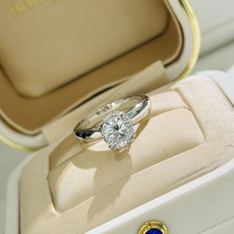 Sleek Harry Winston Rings 213917