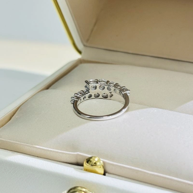Lightweight Harry Winston Rings 212947