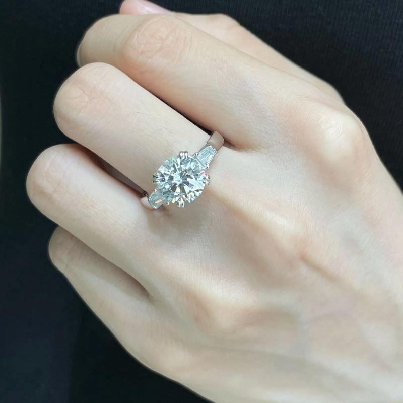 Minimalist Harry Winston Rings 211984