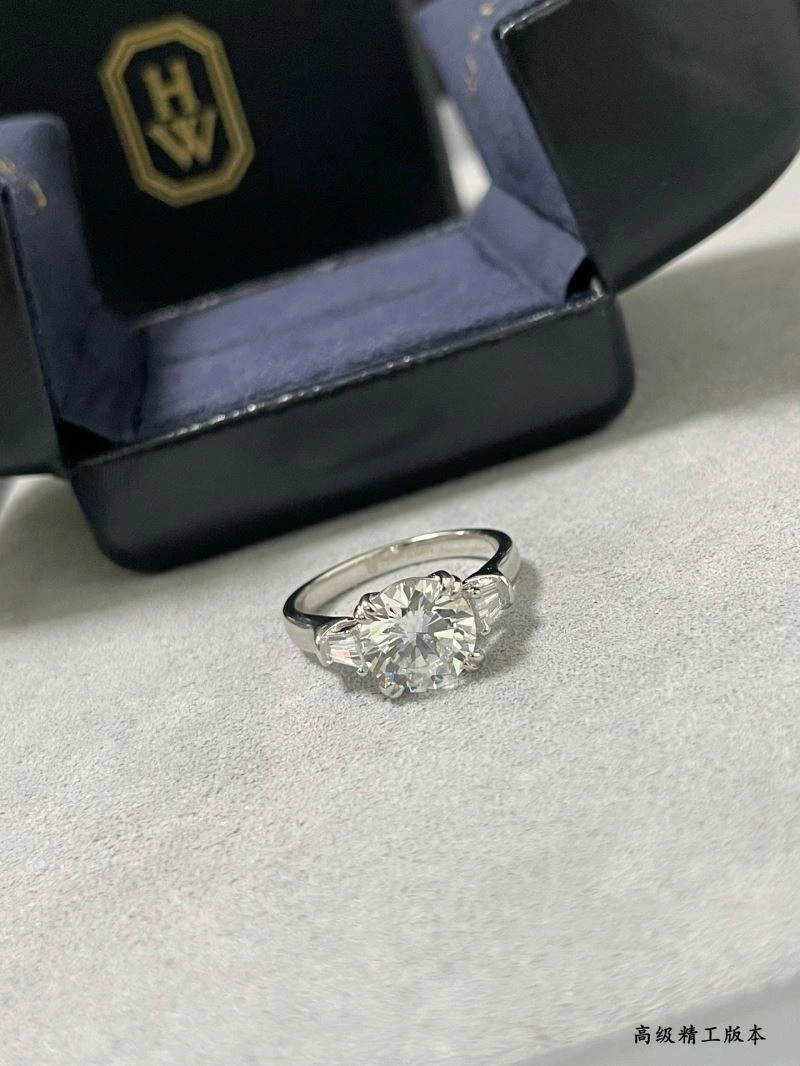 Minimalist Harry Winston Rings 211984