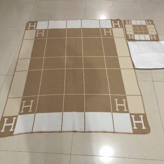BestValue Hermes Blanket 256658