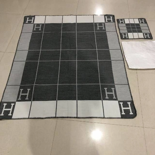 BestValue Hermes Blanket 256658