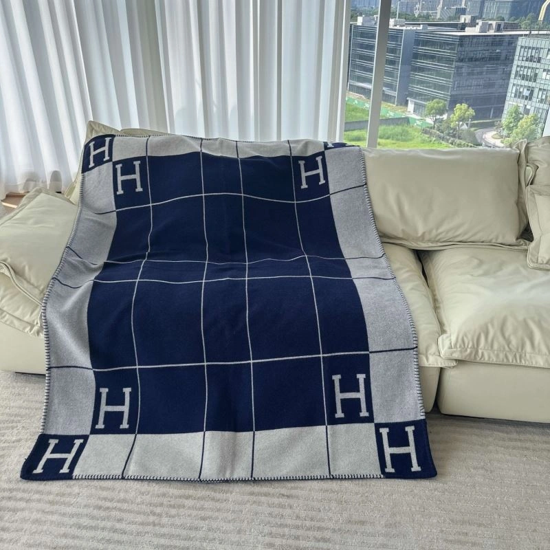 WellDesigned Hermes Blanket 256599
