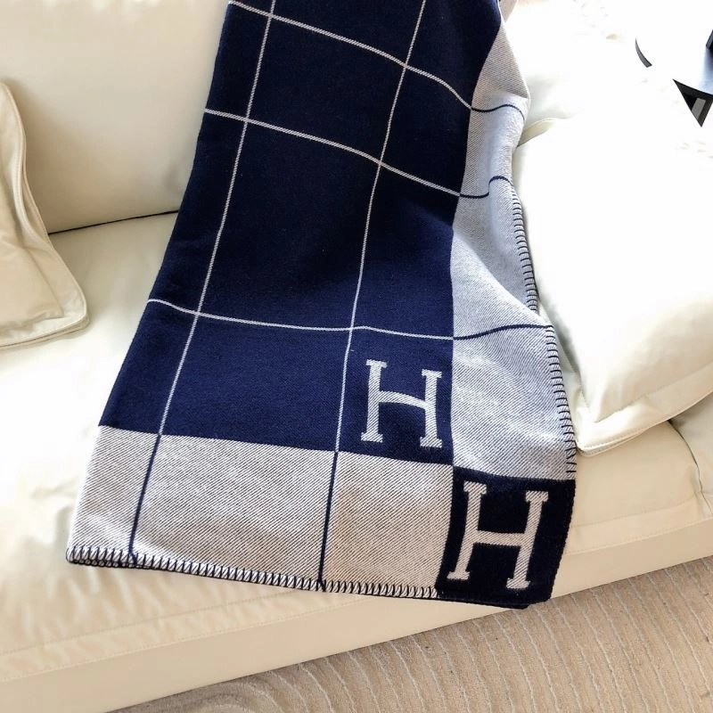 WellDesigned Hermes Blanket 256599