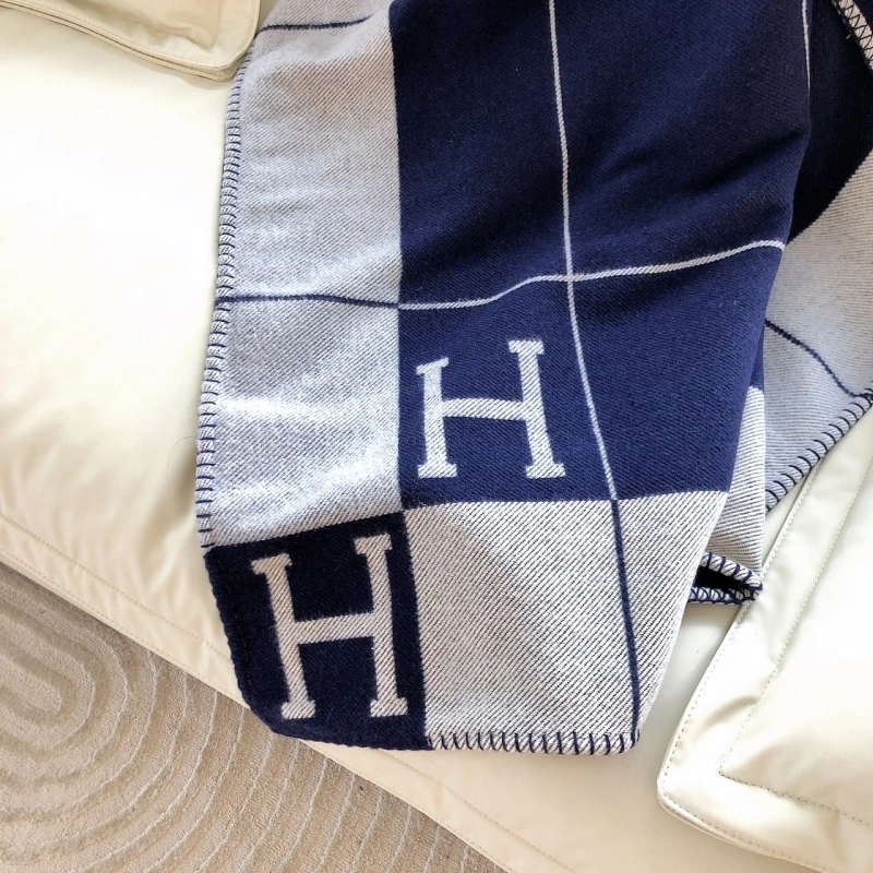 WellDesigned Hermes Blanket 256599