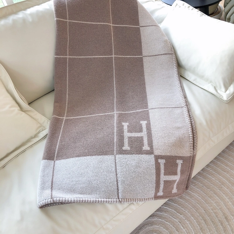 NewStyle Hermes Blanket 256601