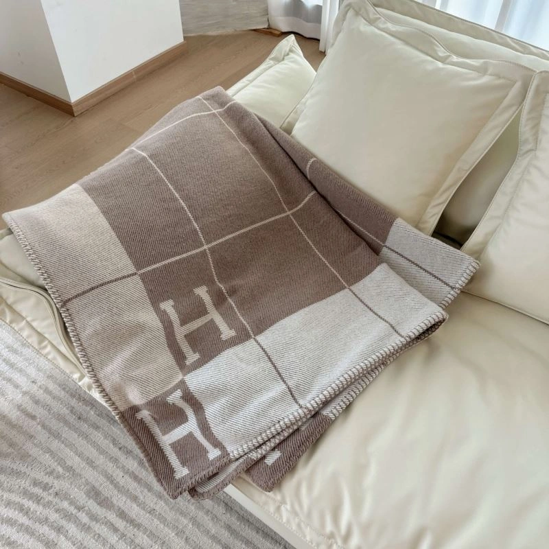 NewStyle Hermes Blanket 256601