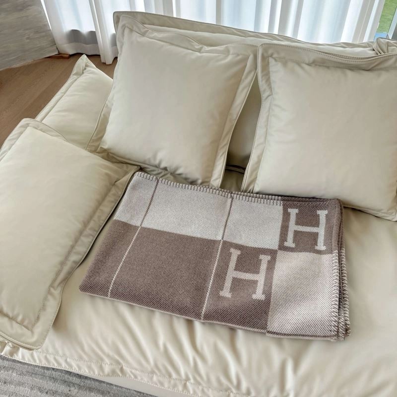 NewStyle Hermes Blanket 256601