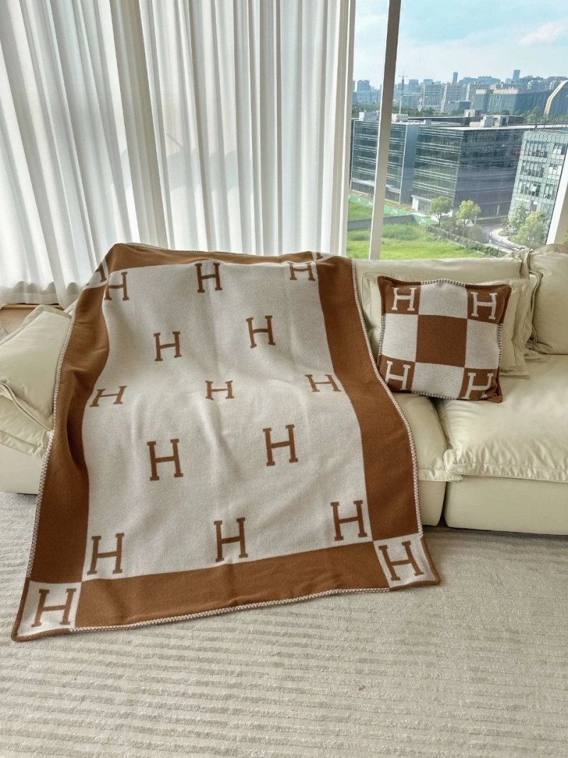 Durable Hermes Blanket 256580