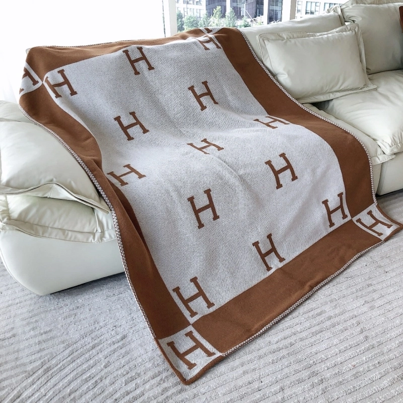 Durable Hermes Blanket 256580