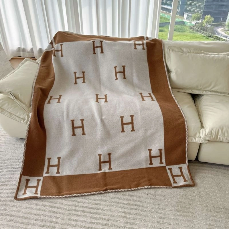 Durable Hermes Blanket 256580