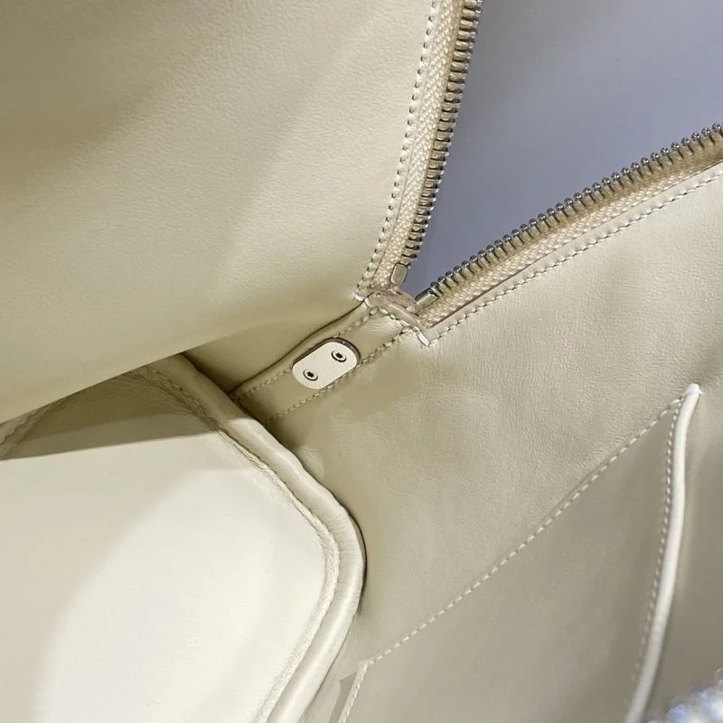 Modern Hermes Bolide Bags 48901