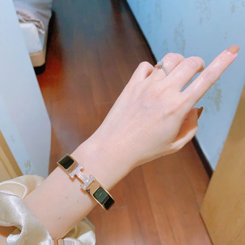 Supportive Hermes Bracelets 247594