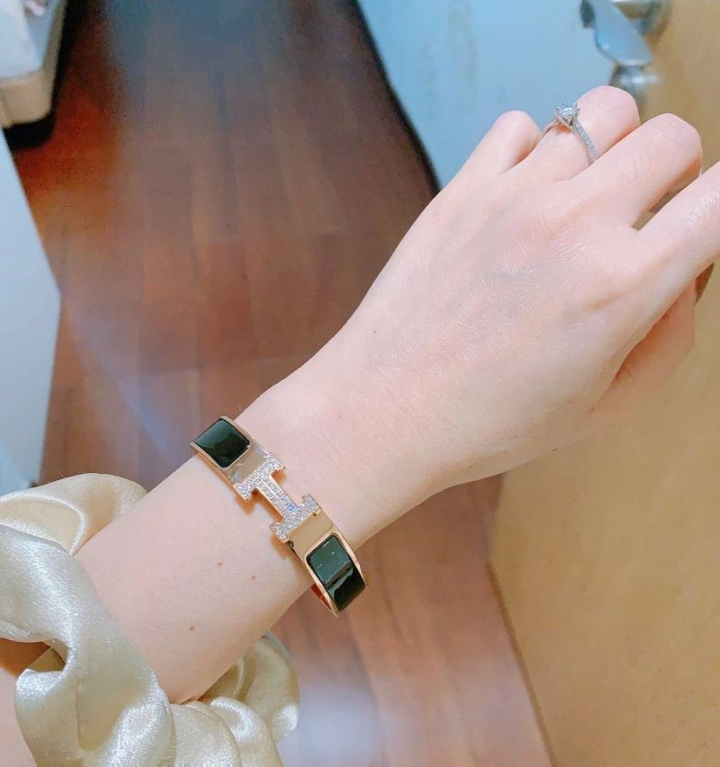 Supportive Hermes Bracelets 247594