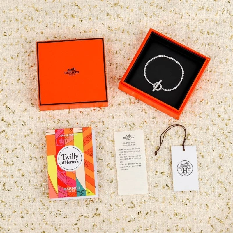 UrbanChic Hermes Bracelets 247311