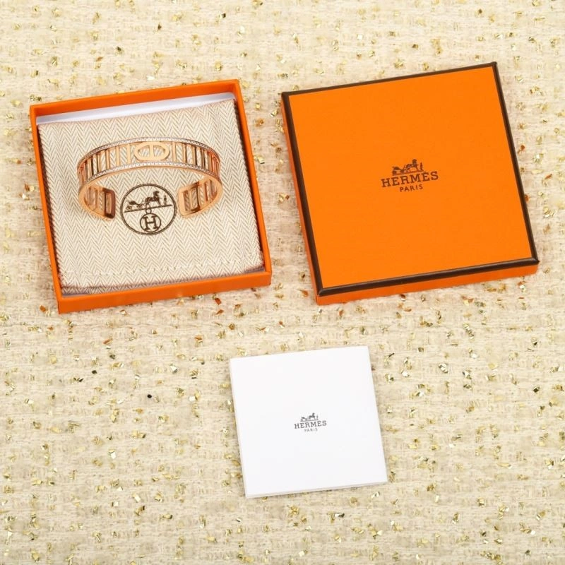 Comfortable Hermes Bracelets 247082