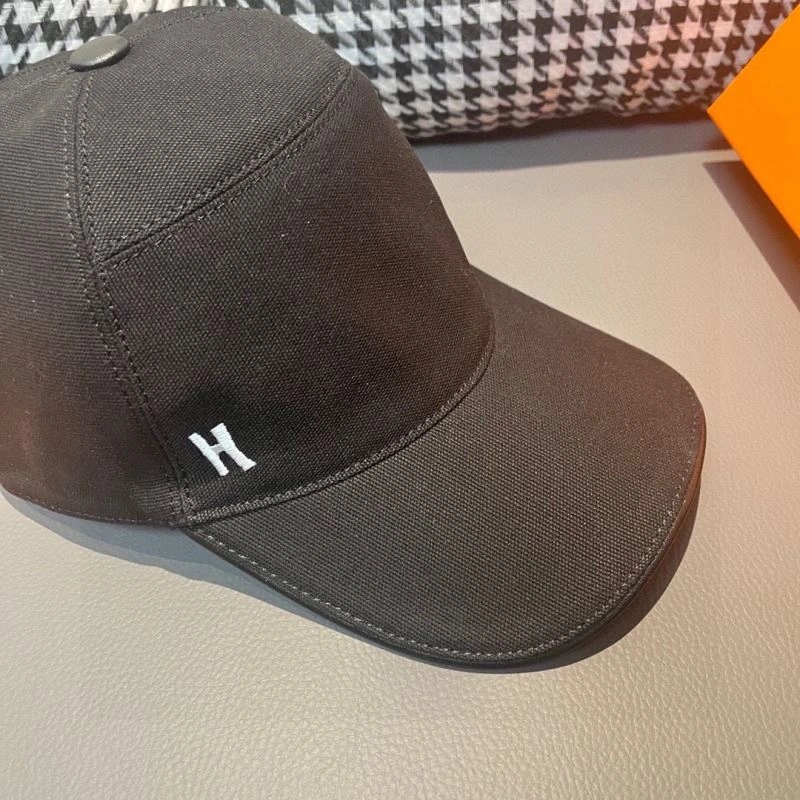 Hermes Caps Refined 261254