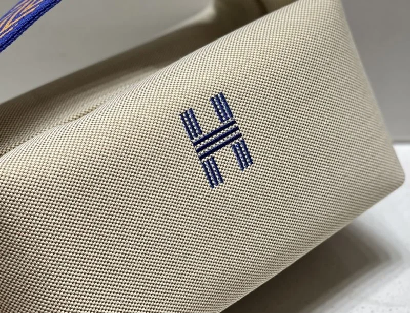 Hermes Cosmetic Bags Lightweight 48324