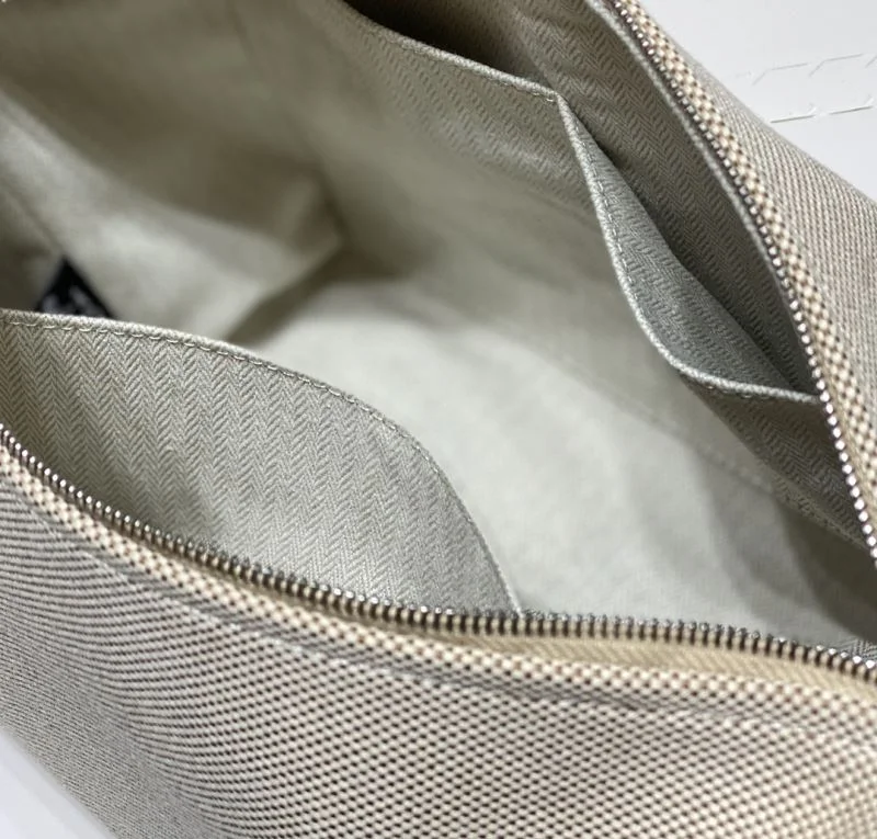 Hermes Cosmetic Bags Lightweight 48324