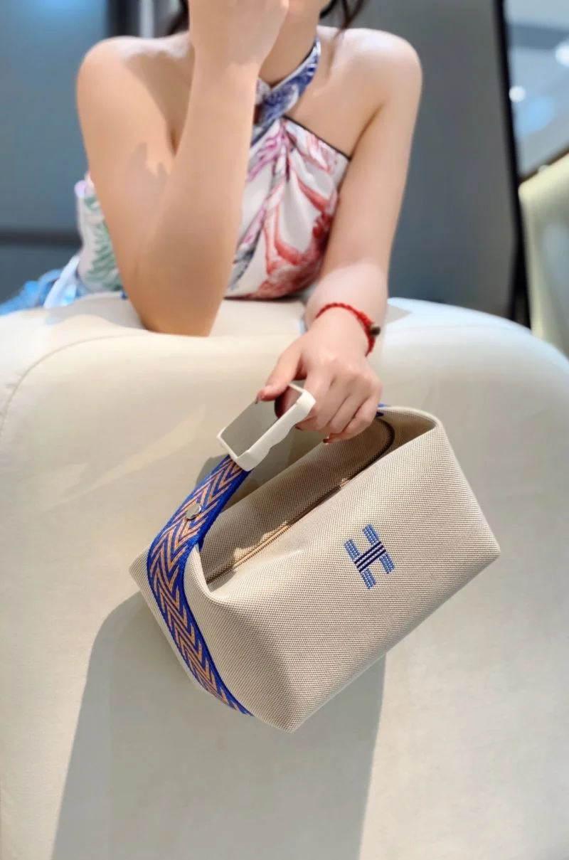 Hermes Cosmetic Bags Lightweight 48324