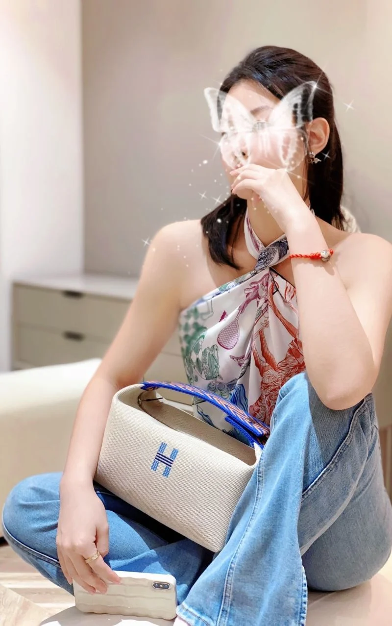 Hermes Cosmetic Bags Lightweight 48324