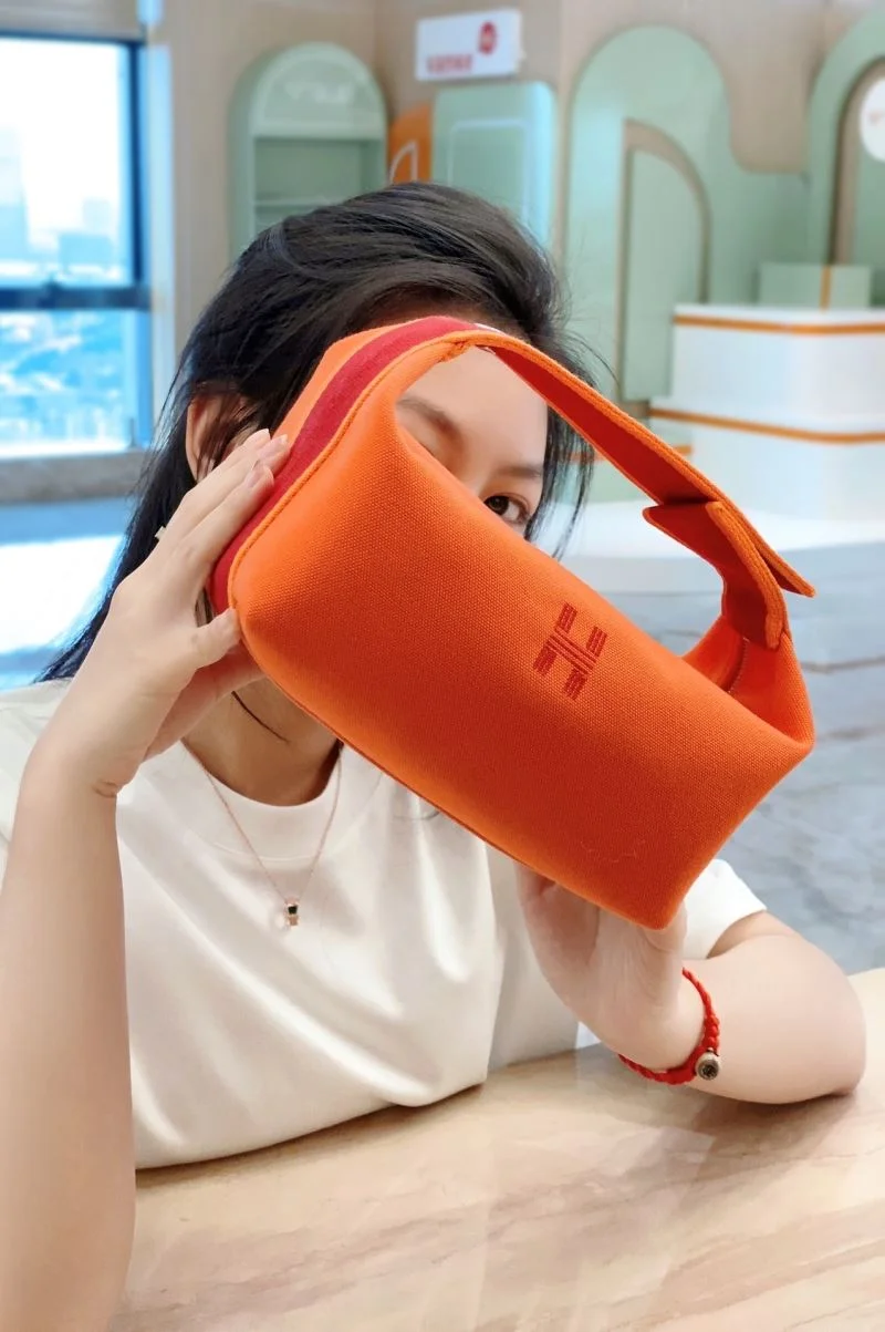 Hermes Cosmetic Bags Bright 48314