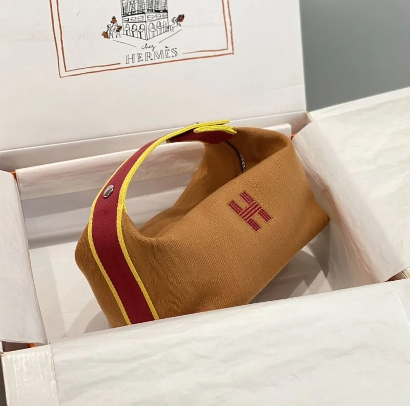 Effortless Hermes Cosmetic Bags 48317