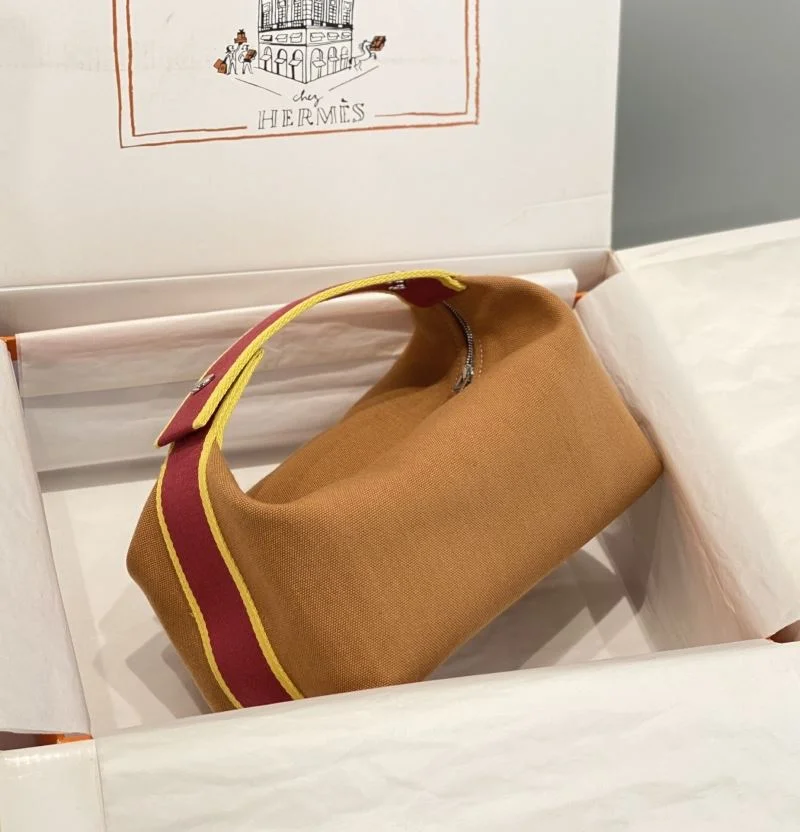 Effortless Hermes Cosmetic Bags 48317