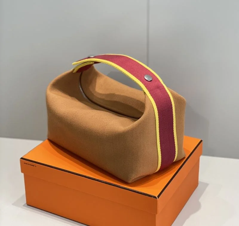 Effortless Hermes Cosmetic Bags 48317