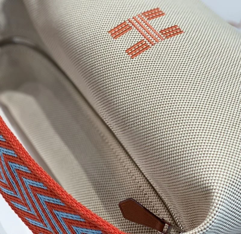 Hermes Cosmetic Bags Comfortable 48308