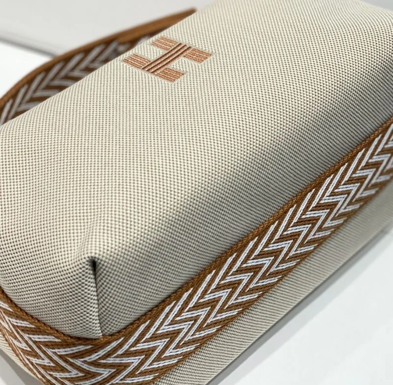 Hermes Cosmetic Bags FashionForward 48344
