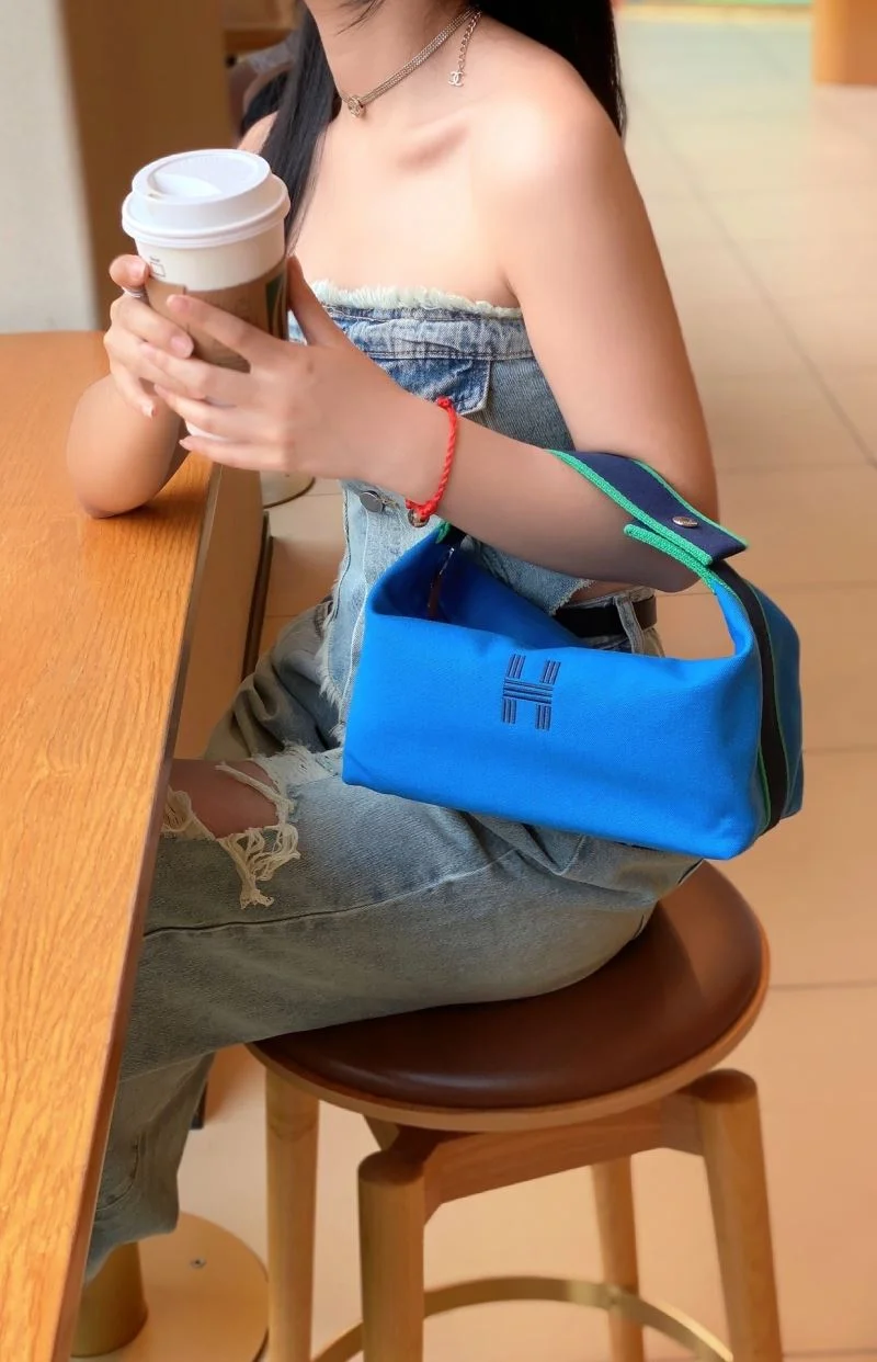 Hermes Cosmetic Bags Sleek 48302