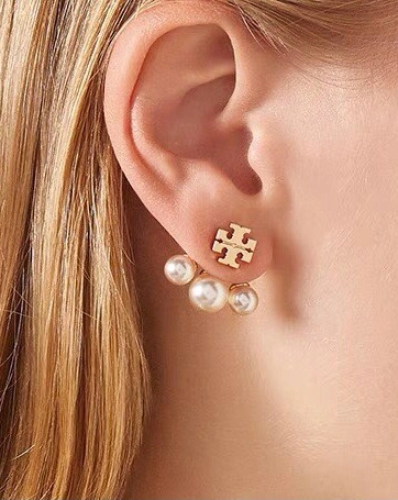 Elegant Hermes Earrings 247402