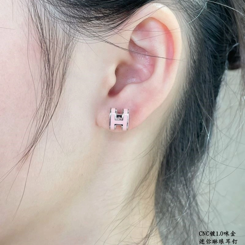UrbanChic Hermes Earrings 247077